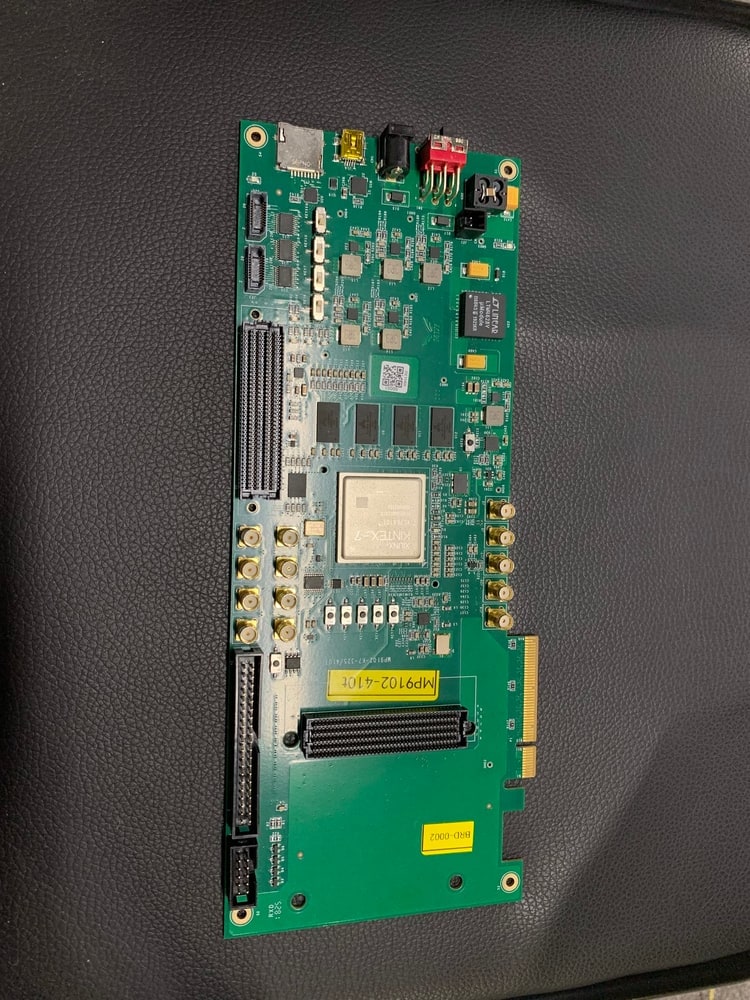 AD9653八通道采集模块与FPGA PCIe底板硬件组合